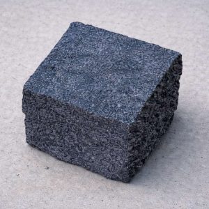 Basalt Pflaster (geflammt) 10/10/8 cm